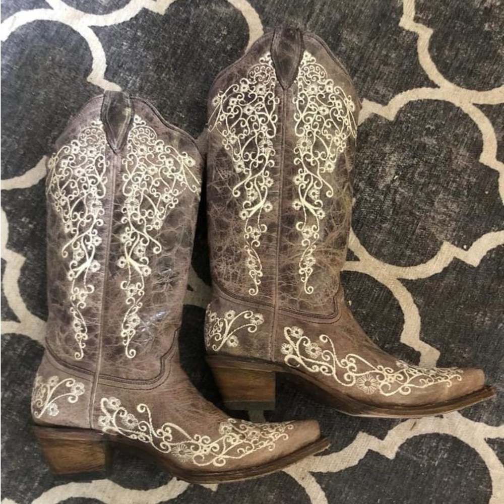 Corral Embroidered Western Cowboy Boots
